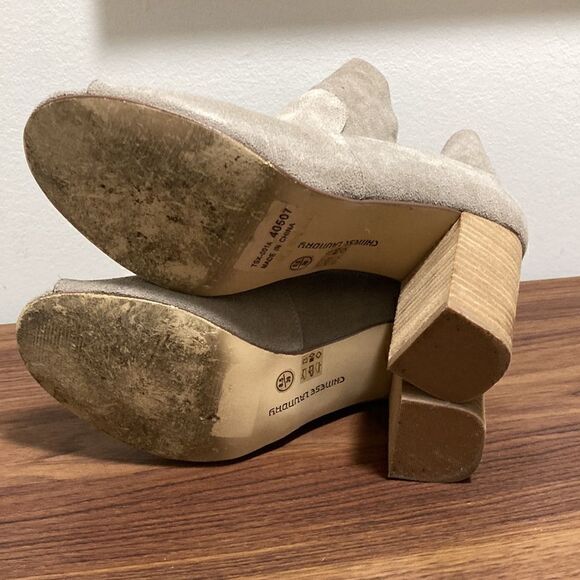 Chinese Laundry Tom Girl Suede Peep Toe Bootie in Natural. Size 8.5. - Picture 6 of 6